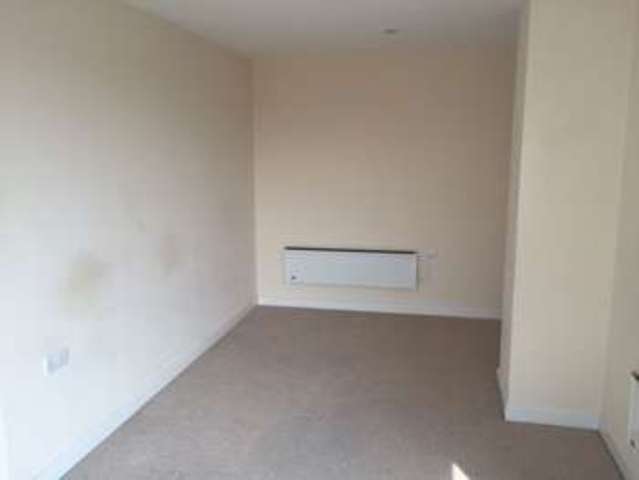  Image of 2 bedroom Flat to rent in Bramall Lane Sheffield S2 at 323 Bramall Lane  Sheffield, S2 4RR