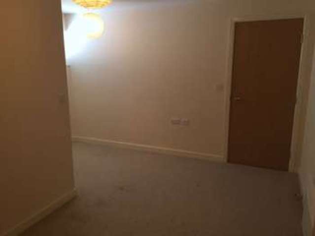  Image of 2 bedroom Flat to rent in Bramall Lane Sheffield S2 at 323 Bramall Lane  Sheffield, S2 4RR