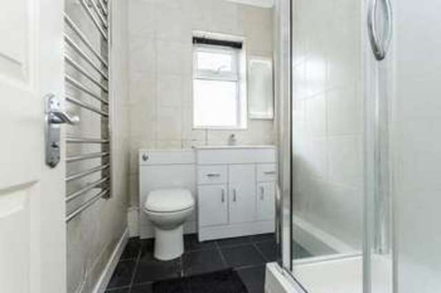  Image of 1 bedroom Flat for sale in Westridge Road Southampton SO17 at 49 Westridge Road Portswood Southampton, SO17 2HP
