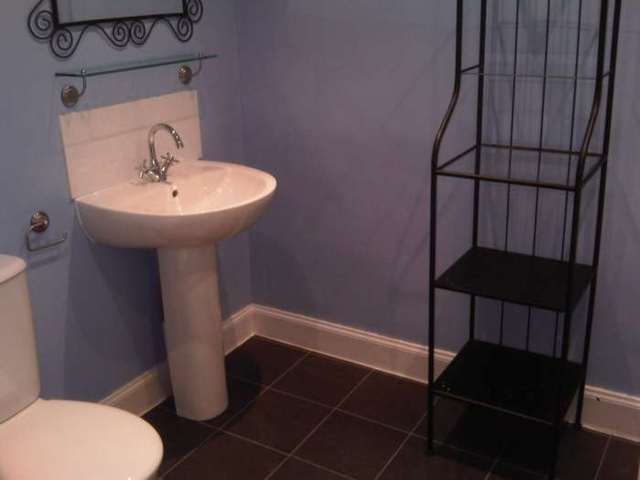  Image of 1 bedroom Flat to rent in Broadloan Renfrew PA4 at Broadloan  Renfrew, PA4 0SA