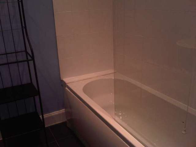  Image of 1 bedroom Flat to rent in Broadloan Renfrew PA4 at Broadloan  Renfrew, PA4 0SA