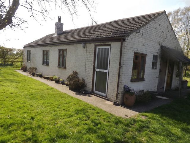  Image of 3 bedroom Detached house for sale in Bleasby Moor Market Rasen LN8 at Bleasby Moor Market Rasen, LN8 3QL