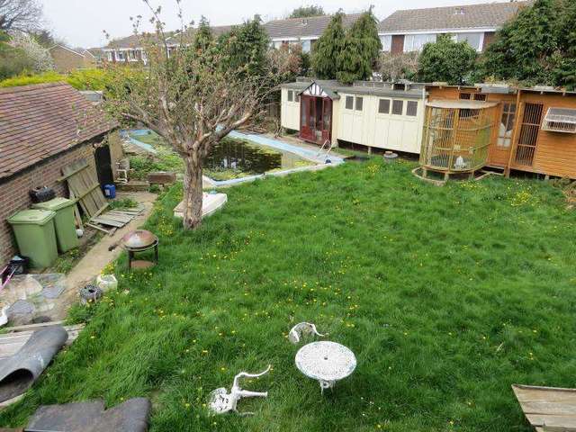  Image of 3 bedroom Detached house for sale in Albert Road New Milton BH25 at Albert Road  NEW MILTON, BH25 6SP