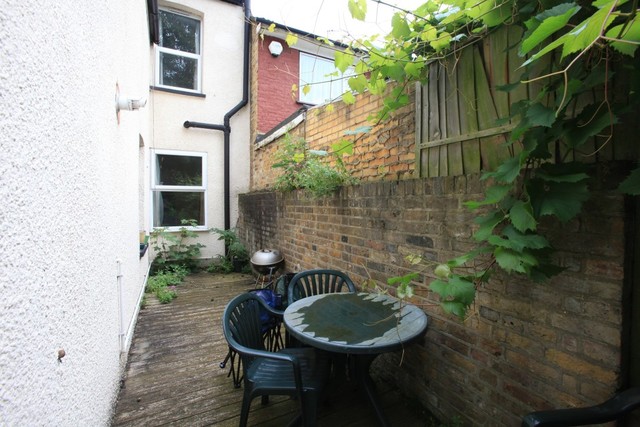  Image of 4 bedroom Terraced house to rent in Algernon Road London SE13 at Algernon Road  London, SE13 7AT