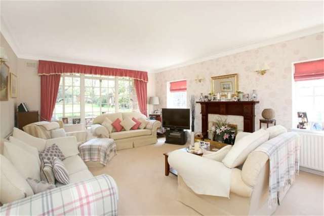  Image of 5 bedroom Detached house for sale in Alleyn Road London SE21 at Dulwich, SE21 8AD