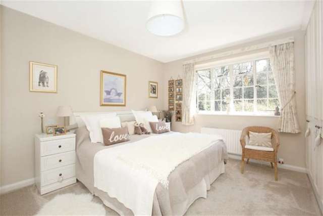  Image of 5 bedroom Detached house for sale in Alleyn Road London SE21 at Dulwich, SE21 8AD