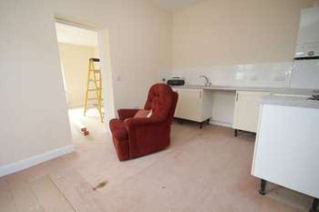  Image of 2 bedroom Flat to rent in Avenue Road Torquay TQ2 at Avenue Road  Torquay, TQ2 5JZ