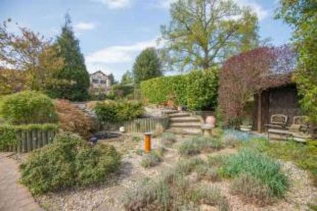  Image of 3 bedroom Bungalow for sale in Baas Lane Broxbourne EN10 at Broxbourne Hertfordshire Broxbourne, EN10 7EE