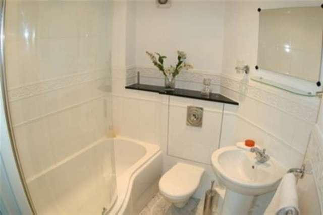  Image of 2 bedroom Flat to rent in Ballantyne Place Winwick Warrington WA2 at Warrington, WA2 8HD