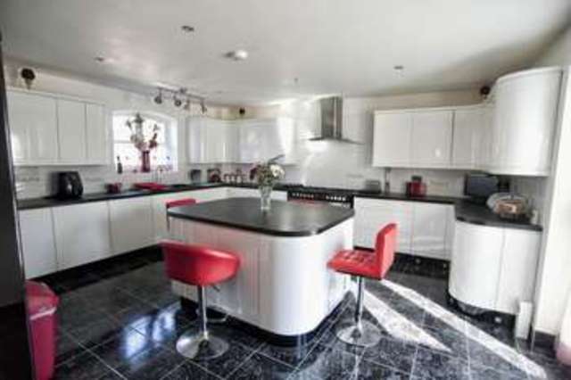  Image of 3 bedroom Detached house for sale in Barton Street Barrow-upon-Humber DN19 at Barton Street  Barrow-Upon-Humber, DN19 7AR