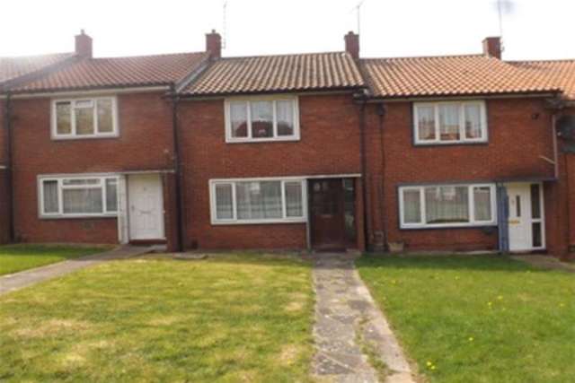  Image of 2 bedroom Detached house to rent in Witchards Basildon SS16 at Basildon, SS16 5BG