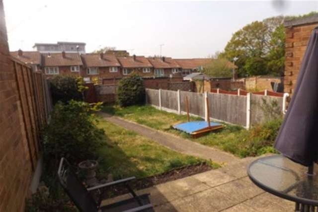  Image of 2 bedroom Detached house to rent in Witchards Basildon SS16 at Basildon, SS16 5BG