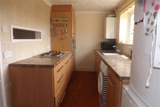  Image of 2 bedroom Detached house to rent in Witchards Basildon SS16 at Basildon, SS16 5BG
