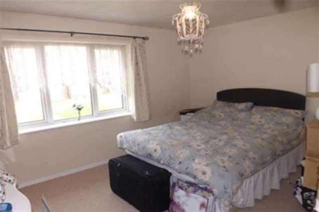 Image of 2 bedroom Detached house to rent in Witchards Basildon SS16 at Basildon, SS16 5BG