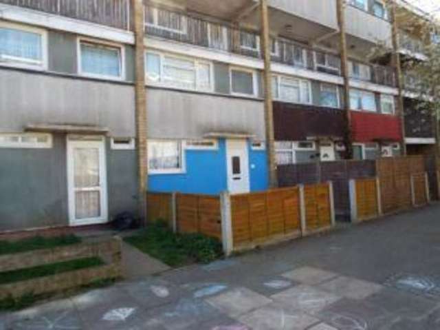  Image of 3 bedroom Maisonette for sale in Craylands Basildon SS14 at Basildon Essex Basildon, SS14 3RH