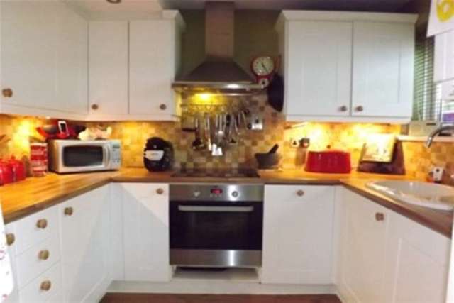  Image of 3 bedroom Detached house to rent in Stukeley Road Basingstoke RG21 at Basingstoke, RG21 8XE