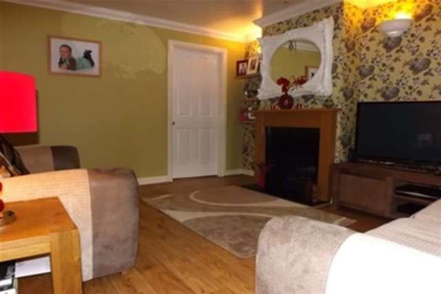  Image of 3 bedroom Detached house to rent in Stukeley Road Basingstoke RG21 at Basingstoke, RG21 8XE