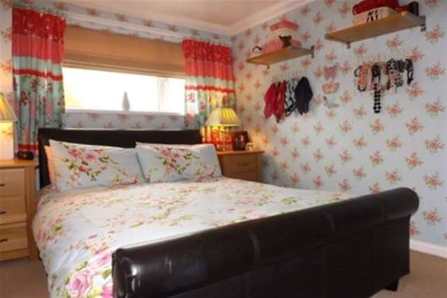  Image of 3 bedroom Detached house to rent in Stukeley Road Basingstoke RG21 at Basingstoke, RG21 8XE