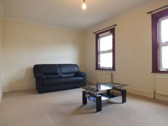  Image of 1 bedroom Flat to rent in Basingstoke Road Reading RG2 at Reading Berkshire Whitley, RG2 0ET