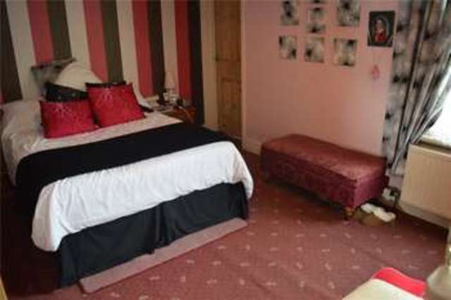  Image of 2 bedroom End of Terrace for sale in Basingstoke Road Reading RG2 at Reading Berkshire Whitley, RG2 0HH