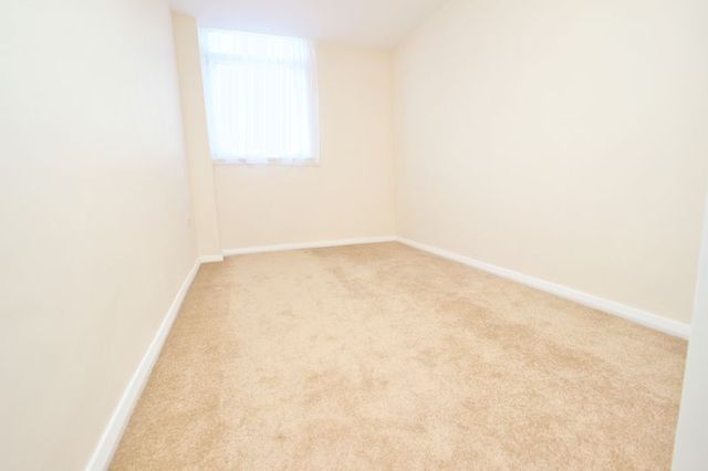  Image of 2 bedroom Flat to rent in Bath Road Bournemouth BH1 at Bath Road  Bournemouth, BH1 2NL