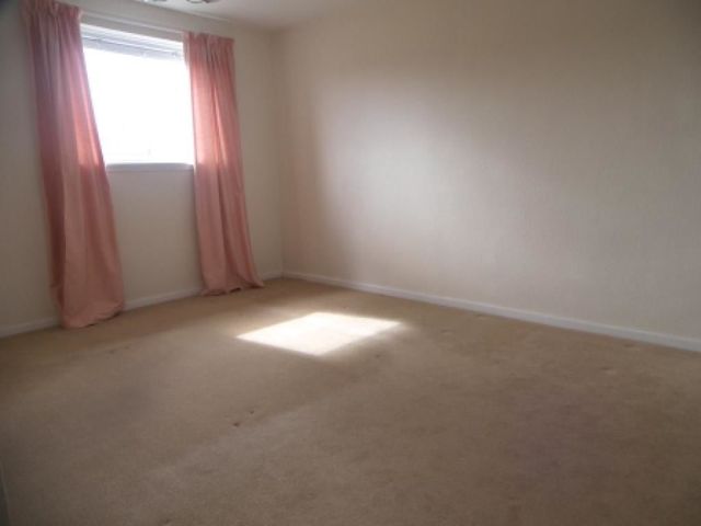  Image of 3 bedroom Flat to rent in Benbecula East Kilbride Glasgow G74 at East Kilbride South Lanarkshire South Lanarkshire, G74 2BS