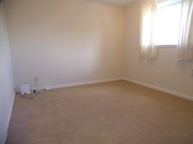  Image of 3 bedroom Flat to rent in Benbecula East Kilbride Glasgow G74 at East Kilbride South Lanarkshire South Lanarkshire, G74 2BS