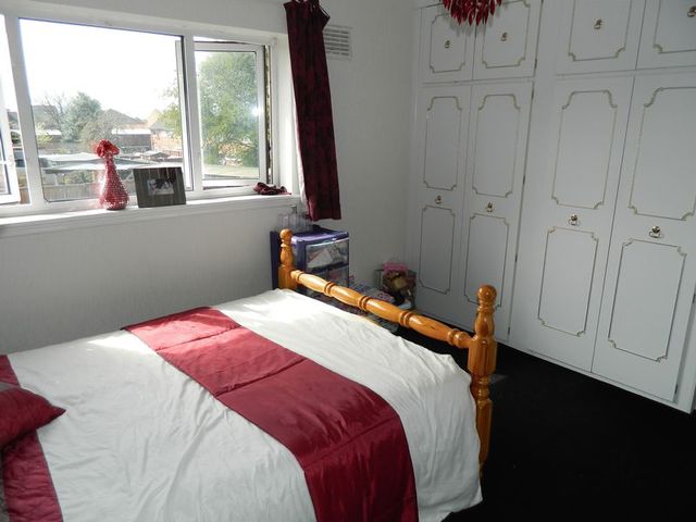  Image of 3 bedroom Terraced house for sale in Bilston Road Darlaston Wednesbury WS10 at Bilston Road  Wednesbury, WS10 7JL