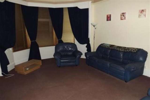  Image of 2 bedroom Flat to rent in Binnie Street Gourock PA19 at Gourock, PA19 1JS