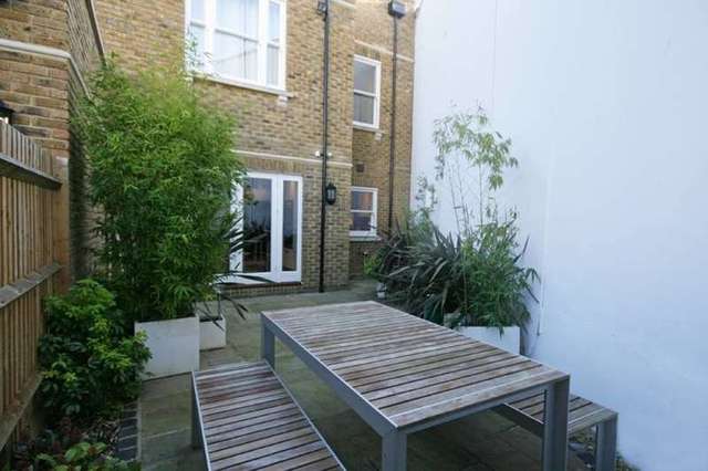  Image of 3 bedroom Detached house to rent in Blakemore Gardens London SW13 at Blakemore Villas  Lonsdale Road, SW13 9EH
