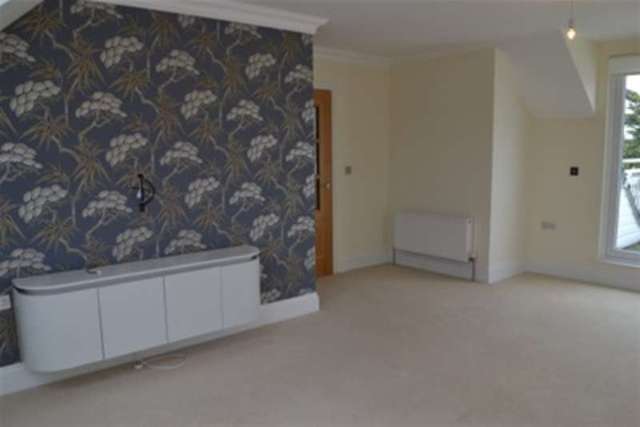 Image of 2 bedroom Property to rent in Bluebell Gardens New Milton BH25 at New Milton, BH25 6DR