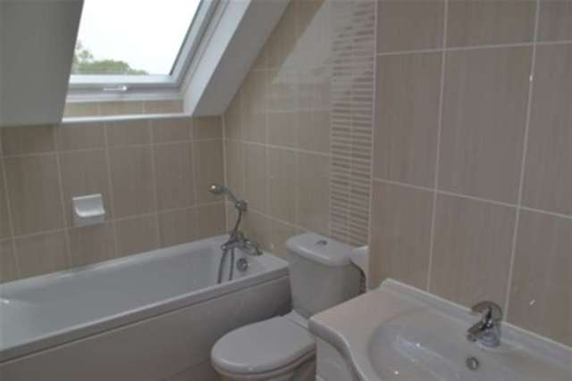  Image of 2 bedroom Property to rent in Bluebell Gardens New Milton BH25 at New Milton, BH25 6DR