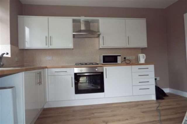  Image of 4 bedroom Detached house to rent in Longford Road Bognor Regis PO21 at Bognor Regis, PO21 1AE