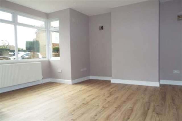  Image of 4 bedroom Detached house to rent in Longford Road Bognor Regis PO21 at Bognor Regis, PO21 1AE