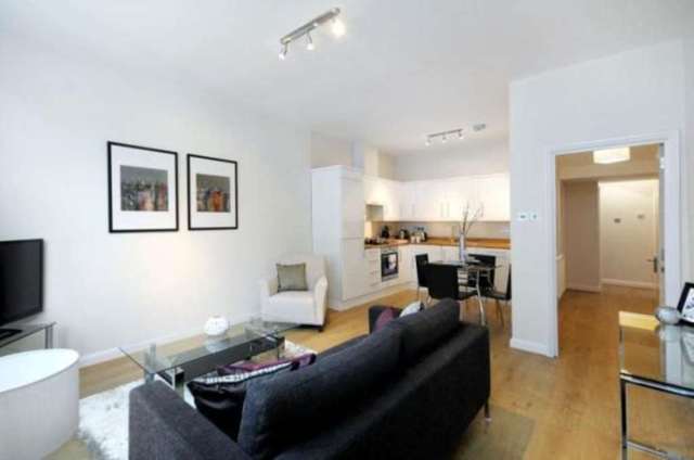  Image of 2 bedroom Flat to rent in Boscombe Road London W12 at Boscombe Road Shepherds Bush London, W12 9HU