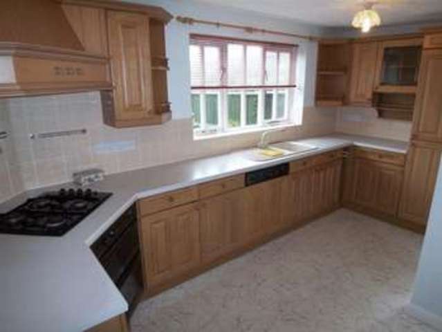  Image of 4 bedroom Detached house to rent in Brecon Close Paignton TQ4 at Brecon Close  Paignton, TQ4 7GF