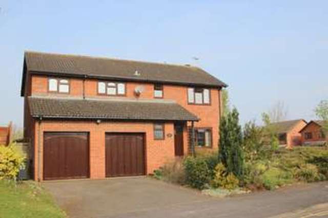  Image of 4 bedroom Detached house for sale in Bridgetown Road Stratford-upon-Avon CV37 at Bridgetown Road  Stratford-upon Avon, CV37 7JA