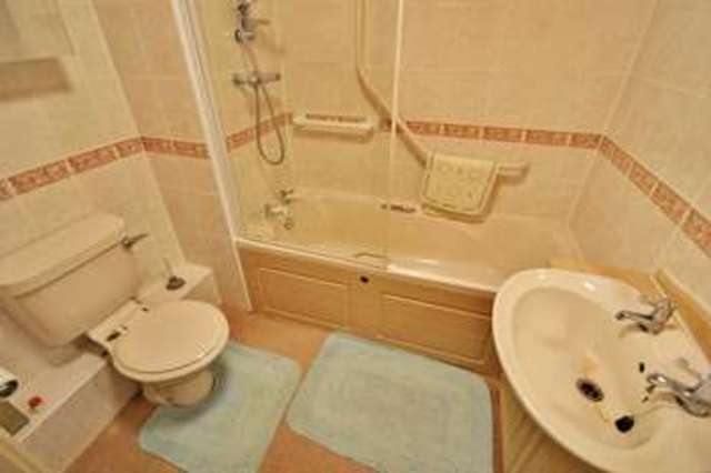  Image of 1 bedroom Retirement Property for sale in Bristol Road Selly Oak Birmingham B29 at Bristol Road Selly Oak Birmingham, B29 6NE