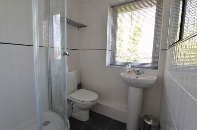  Image of 2 bedroom Flat for sale in Brighton Road Coulsdon CR5 at Brighton Road  Coulsdon, CR5 3DY