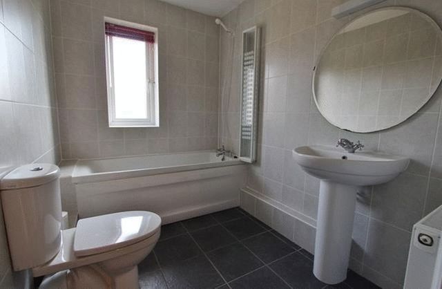  Image of 2 bedroom Flat for sale in Brighton Road Coulsdon CR5 at Brighton Road  Coulsdon, CR5 3DY