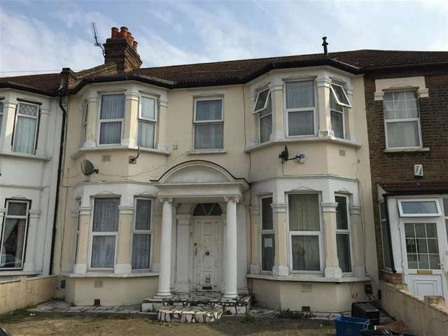  Image of 1 bedroom Ground Flat for sale in Brisbane Road Ilford IG1 at Ilford Essex Ilford, IG1 4SR