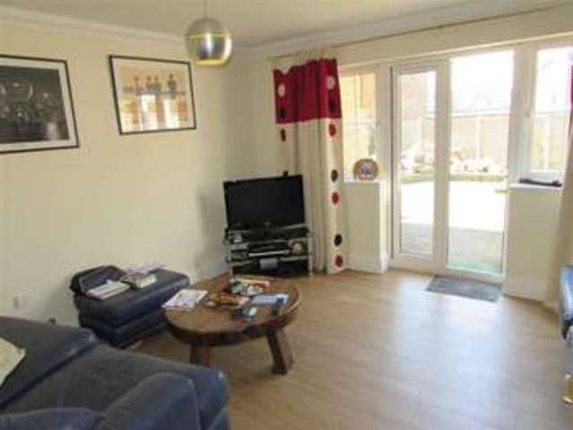  Image of 3 bedroom Property for sale in Brook Close Dunstable LU6 at Brook Close Dunstable Dunstable, LU6 1HD