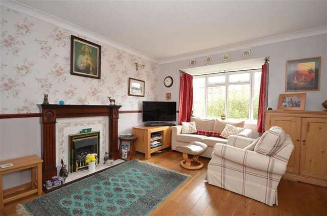  Image of 4 bedroom Detached house for sale in Brooke Drive Gravesend DA12 at Gravesend Kent Gravesend, DA12 4XP