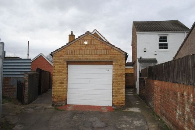  Image of 3 bedroom Detached house to rent in Buller Street Grimsby DN32 at Buller Street  Grimsby, DN32 8BL