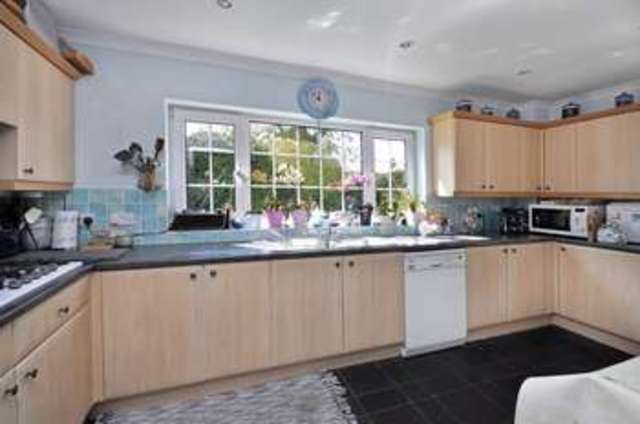  Image of 4 bedroom Detached house for sale in Burcot Park Burcot Abingdon OX14 at Burcot Park Burcot Abingdon, OX14 3DH
