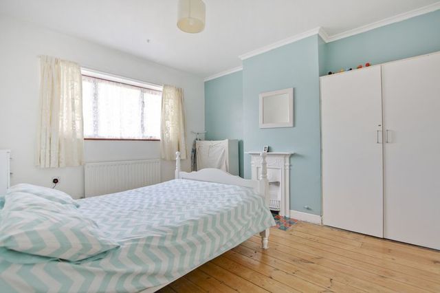  Image of 3 bedroom Maisonette to rent in Campfield Road London SE9 at Campfield Road  Eltham, SE9 5JG