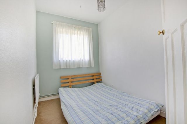  Image of 3 bedroom Maisonette to rent in Campfield Road London SE9 at Campfield Road  Eltham, SE9 5JG