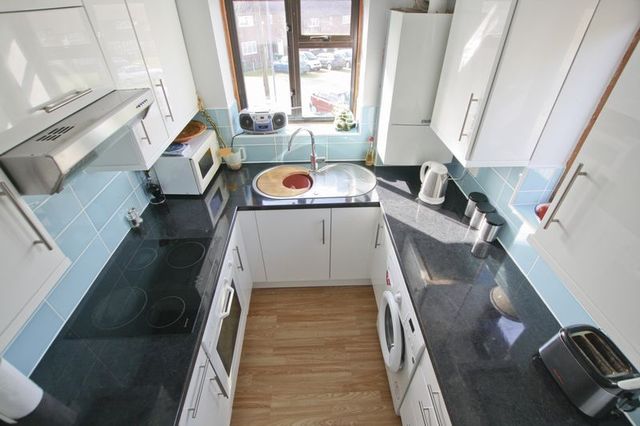  Image of 3 bedroom Maisonette to rent in Campfield Road London SE9 at Campfield Road  Eltham, SE9 5JG