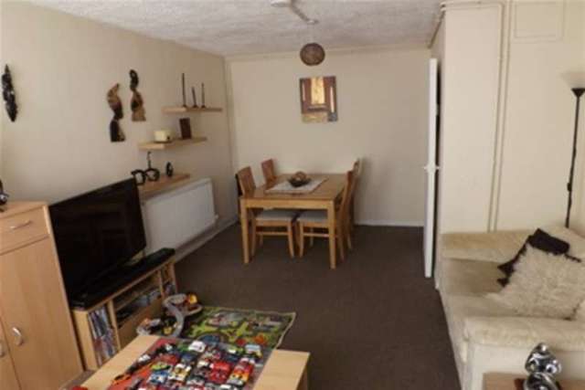  Image of 2 bedroom Property to rent in Canada Way Worcester WR2 at Worcester, WR2 4XA