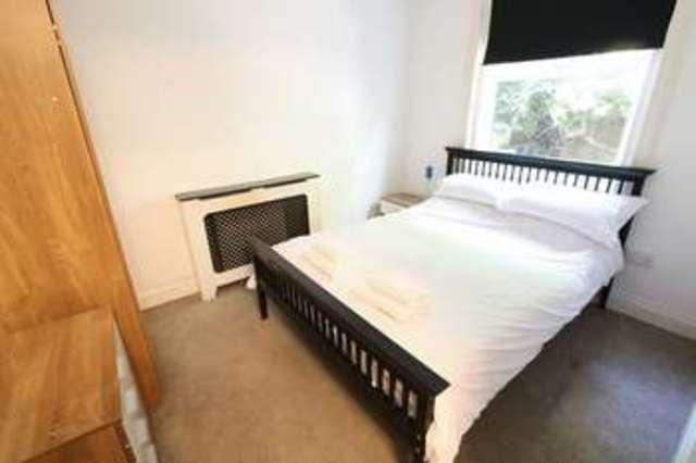  Image of 2 bedroom Flat to rent in Cecil Road Pokesdown Bournemouth BH5 at 4 Cecil Road  Bournemouth, BH5 1DU